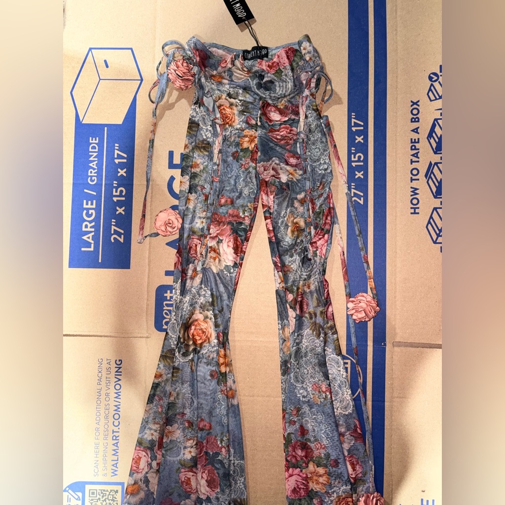 Current Mood Balcony Serenade Flare Pants - Floral Lace-Up - NWT - Picture 3 of 3